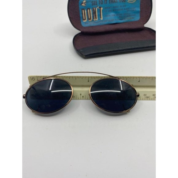 Rare Vintage WWII Army Issue Aviator Clip On Sunglasses in Case main image 11